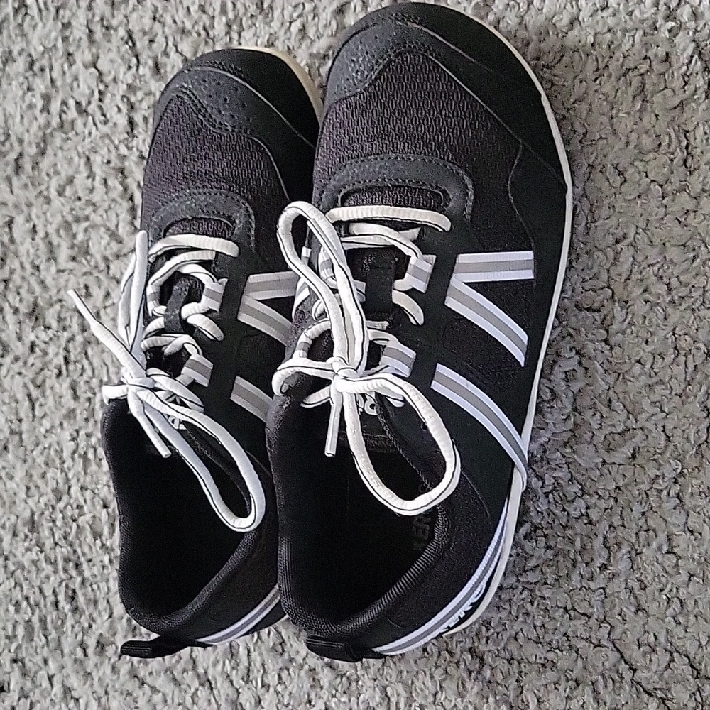 Xero brand, Prio style, womens tennis shoe